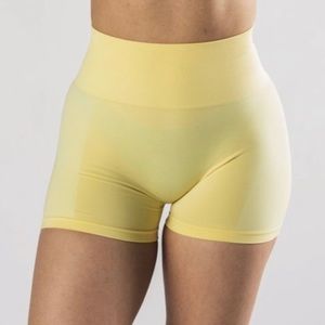 Alphalete amplify shorts in lemonade